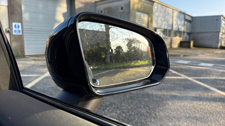 Volvo V60 2.0 B4P Plus Dark 5dr Auto [7 speed] Petrol Estate